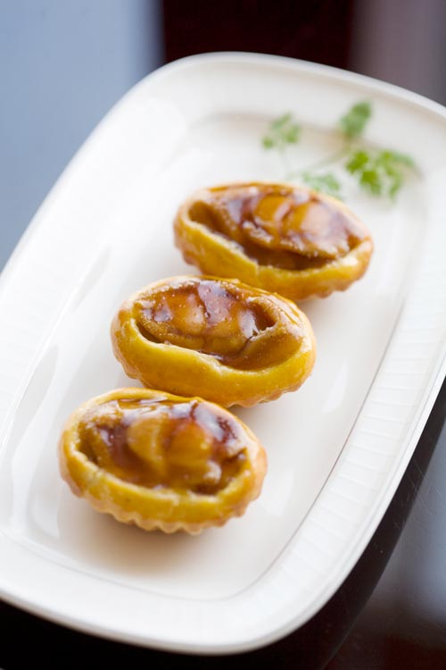 Baked Whole Abalone Puff with Diced Chicken at Lung King Heen